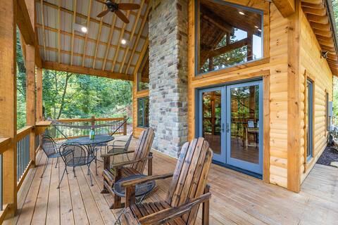Cozy Riverside Cabin with incredible atmosphere