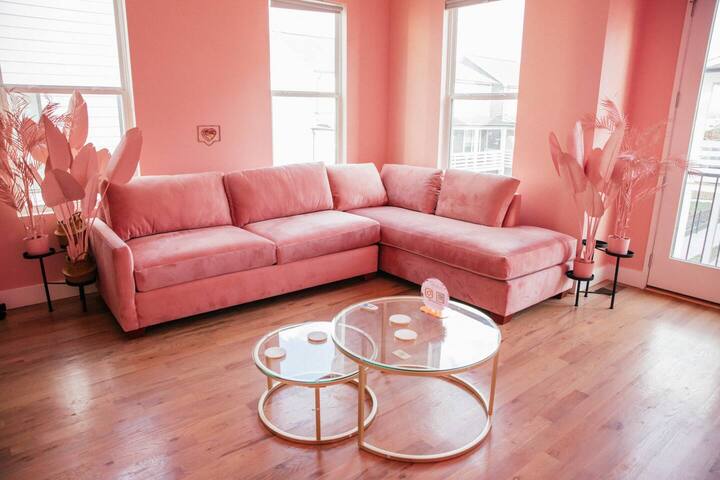 Vibey Stays for the babes! Bachelorette House! gallery image 2