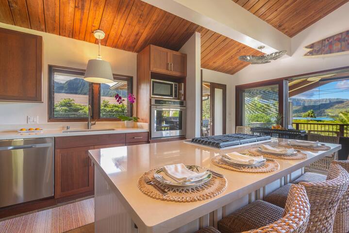 Nalu Hanalei, Stunning Hanalei home right by beach gallery image 2