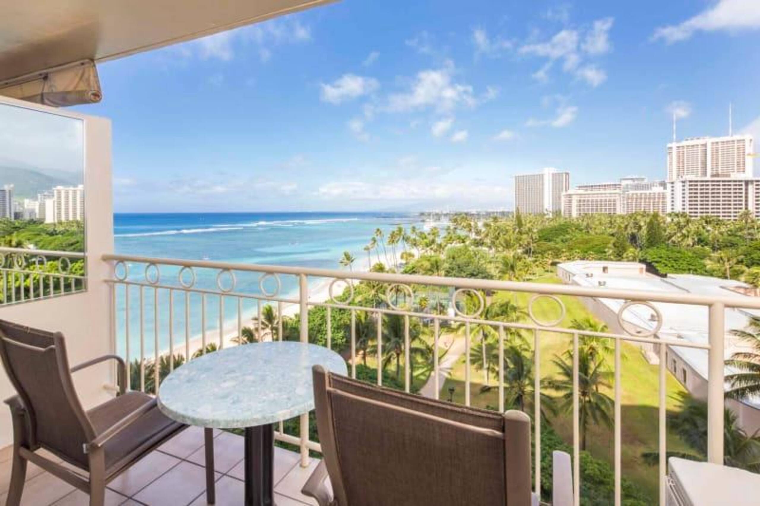 Condo in Honolulu · ★5.0 · Studio · 1 bed · 1 private bath - Image 17