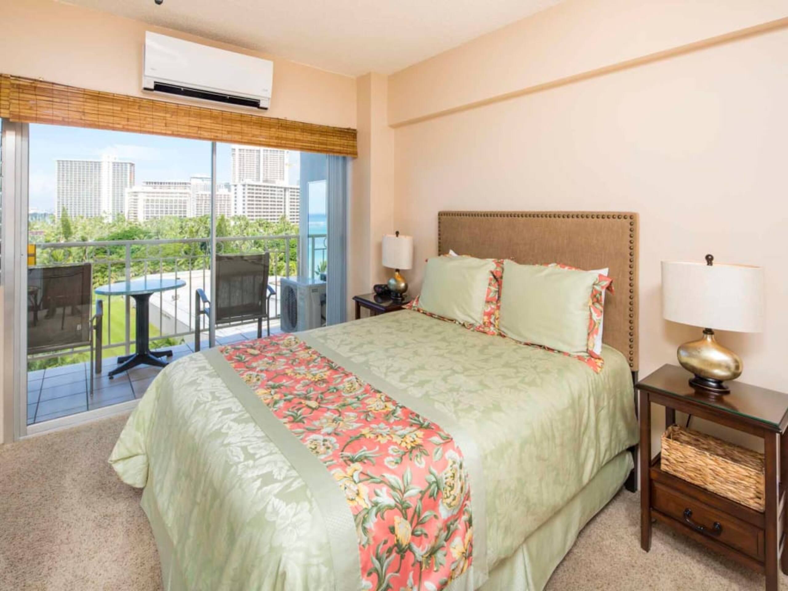 Condo in Honolulu · ★5.0 · Studio · 1 bed · 1 private bath - Image 22