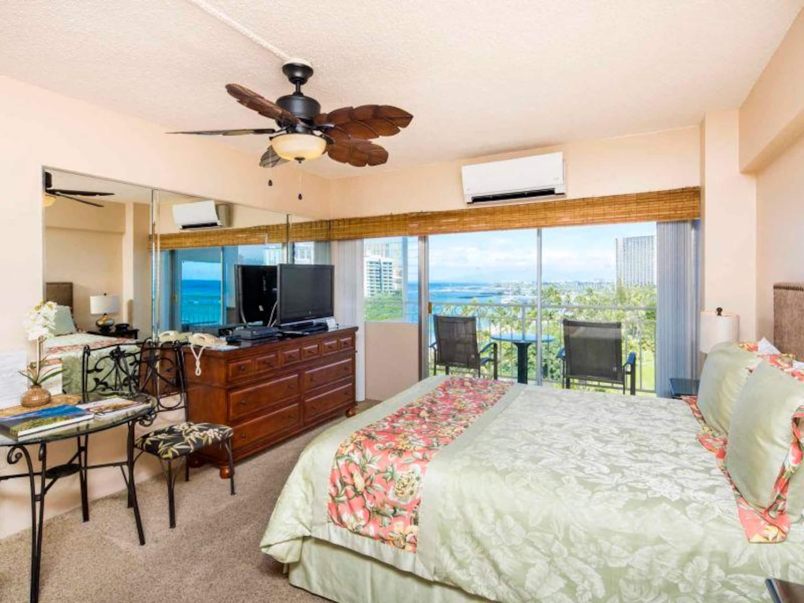 Condo in Honolulu · ★5.0 · Studio · 1 bed · 1 private bath - Image 2