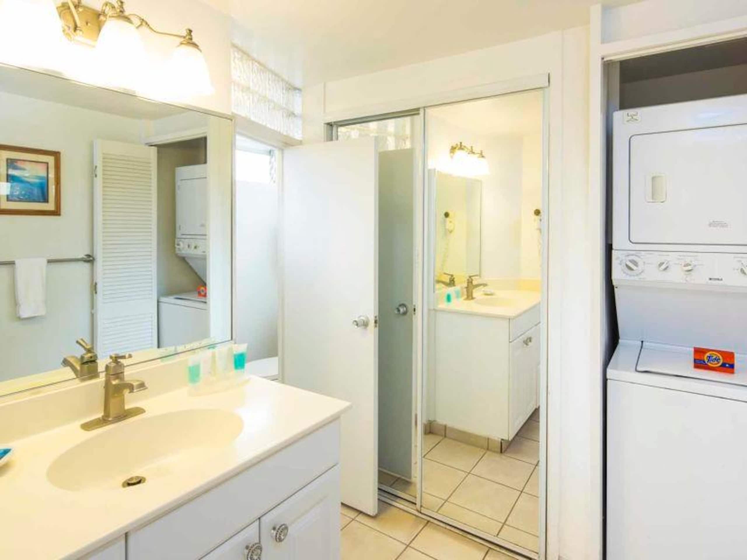 Condo in Honolulu · ★5.0 · Studio · 1 bed · 1 private bath - Image 10