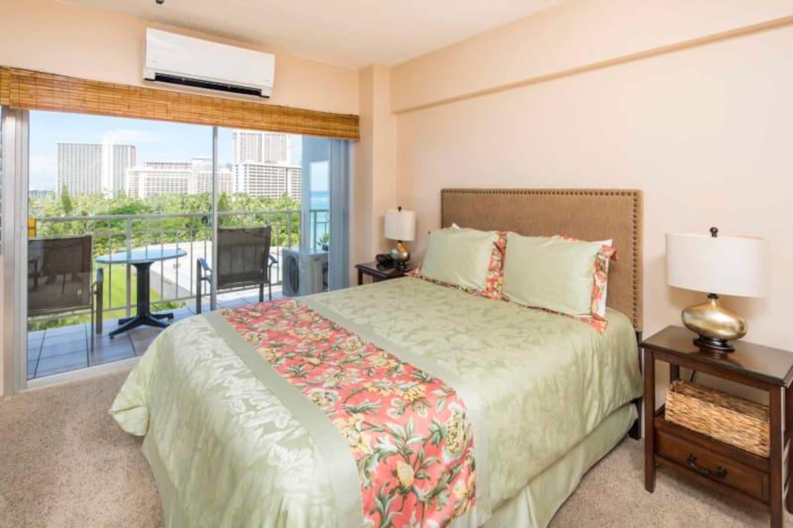 Condo in Honolulu · ★5.0 · Studio · 1 bed · 1 private bath - Image 14