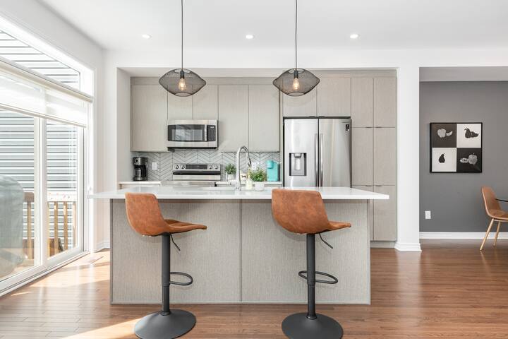 The Mustard Den : 10mins airport 23mins DT gallery image 2