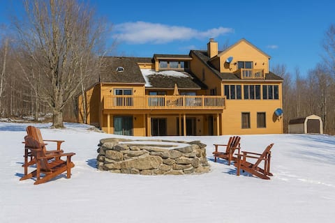 Family-Friendly Windham Estate, Swimming Pond, Spa