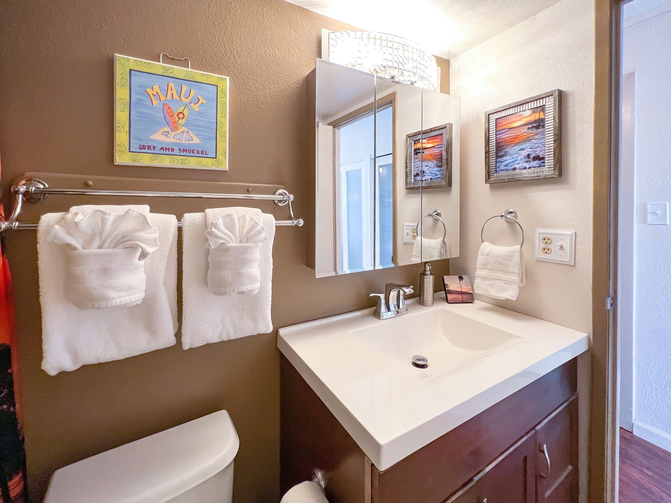 Condo in Wailuku · ★4.74 · 1 bedroom · 2 beds · 1 shared bath - Image 28