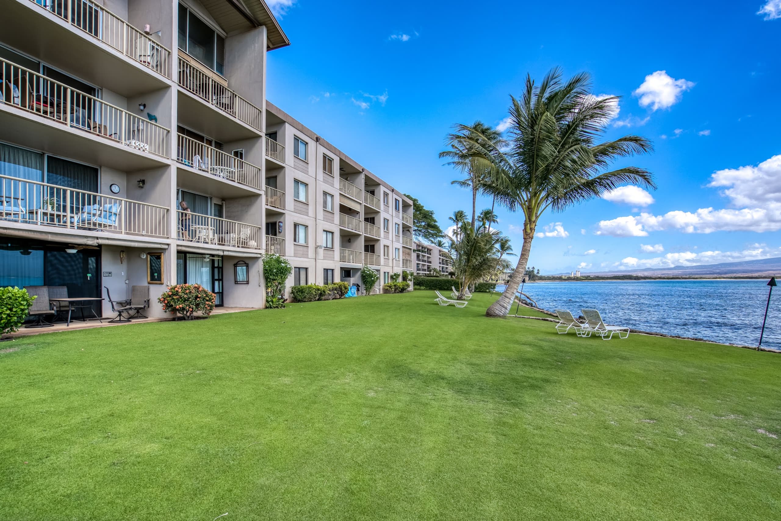 Condo in Wailuku · ★4.74 · 1 bedroom · 2 beds · 1 shared bath - Image 43