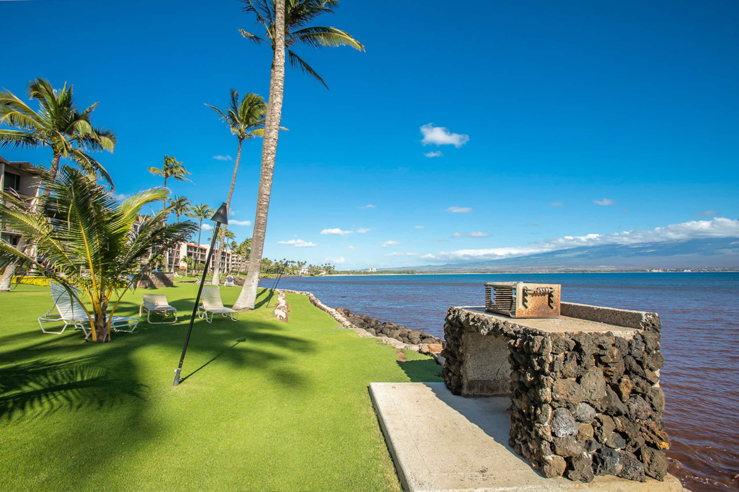 Condo in Wailuku · ★4.74 · 1 bedroom · 2 beds · 1 shared bath - Image 38