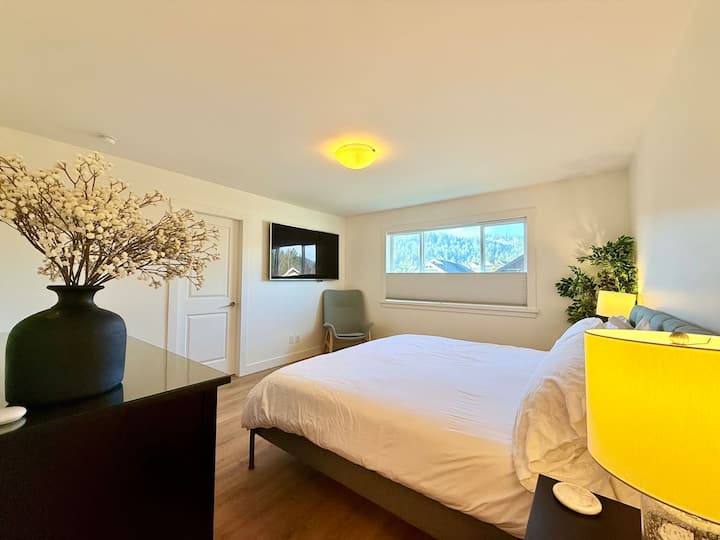 Luxury: 4br | Lakes | Bike Park | Air Con | Fenced - Sooke