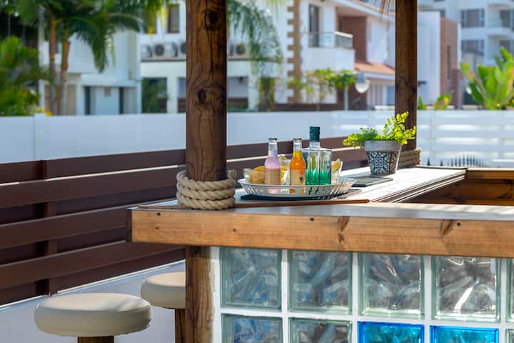Seafront 6-bedroom villa with Pool (Villa 5)