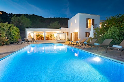 Villa near Ibiza Town, sleeps 12/14 - Can Monte