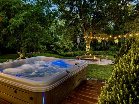 Vineyard View | Walk to Wineries & River| Hot Tub