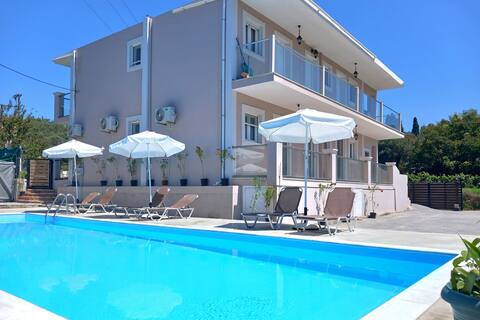 Villa maria - holiday villa rental with  pool in s