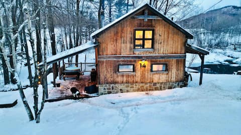 Winter Cabin, Fireplace & Ski Slopes for Families