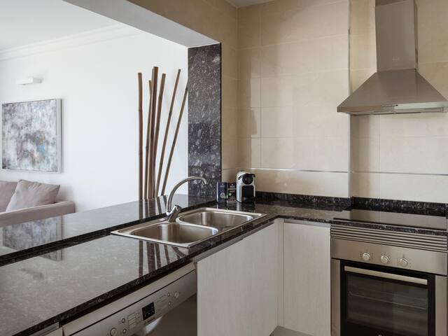 Superior Apartment 2 rooms Sea View gallery image 2