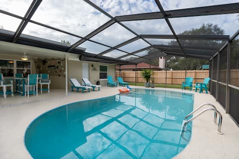Coastal Luxury - Walk to Beach - Heated Pool
