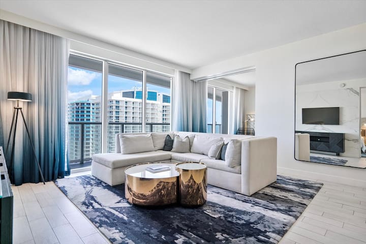 Luxury 2BR Condo w/ Ocean & City Views