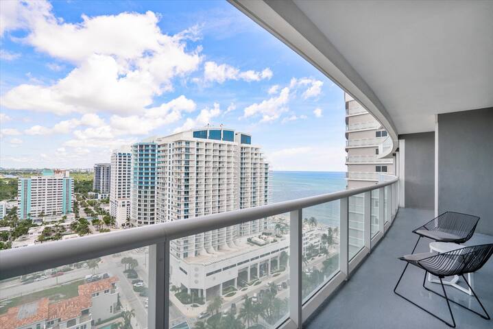 Luxury 2BR Condo w/ Ocean & City Views gallery image 3