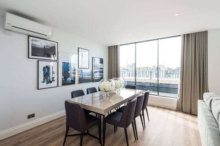 Stunning 4BD Duplex Apartment in Earls Court with gallery image 5