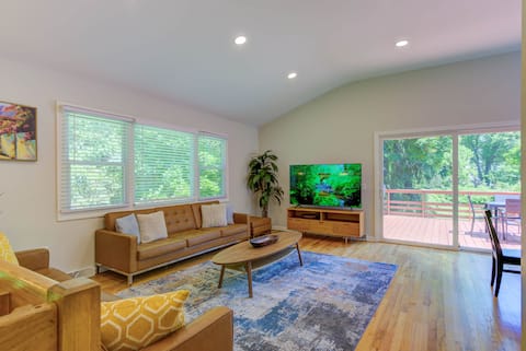 Large 5BR w/ Backyard, Deck, and Patio