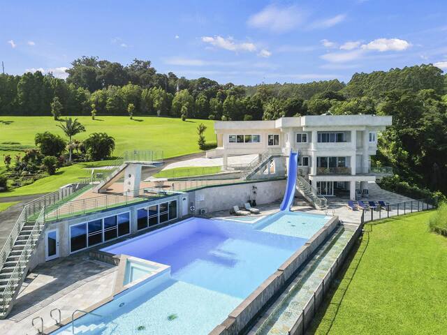 Waterfalling Estate: Oceanfront Luxury w/ Pool gallery image 2