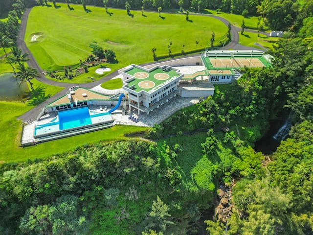 Waterfalling Estate: Oceanfront Luxury w/ Pool