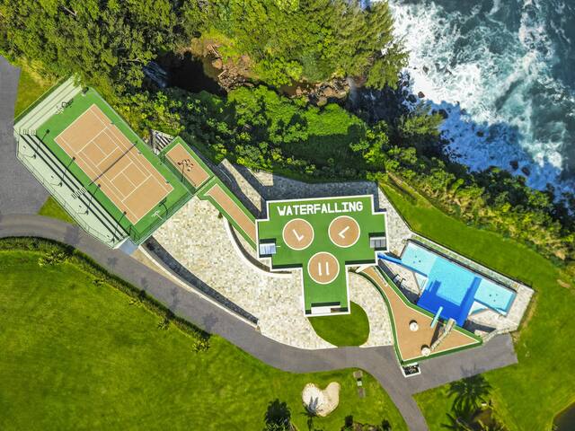 Waterfalling Estate: Oceanfront Luxury w/ Pool gallery image 3