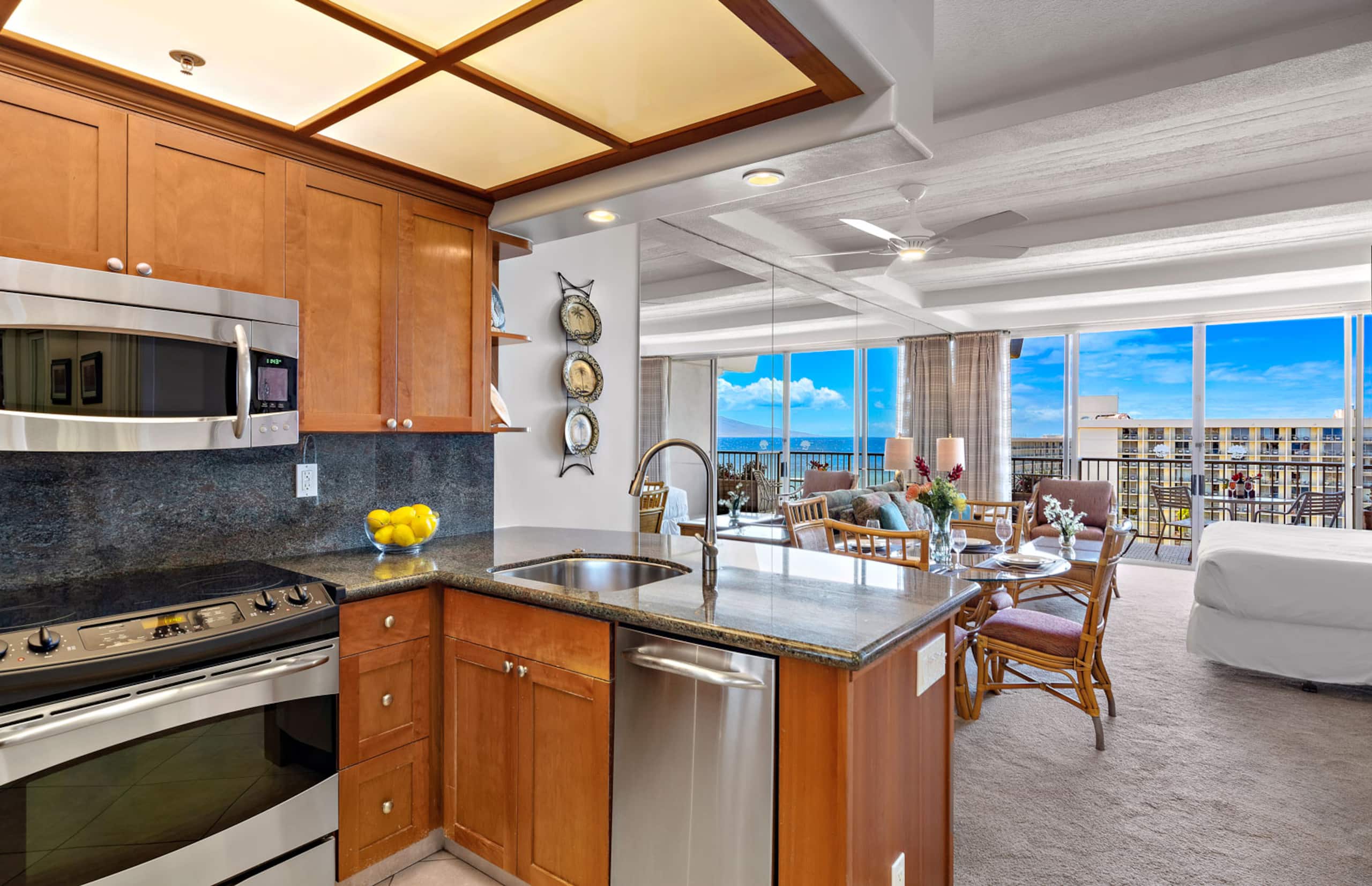 Condo in Lahaina · ★4.81 · Studio · 1 bed · 1 bath - Image 4