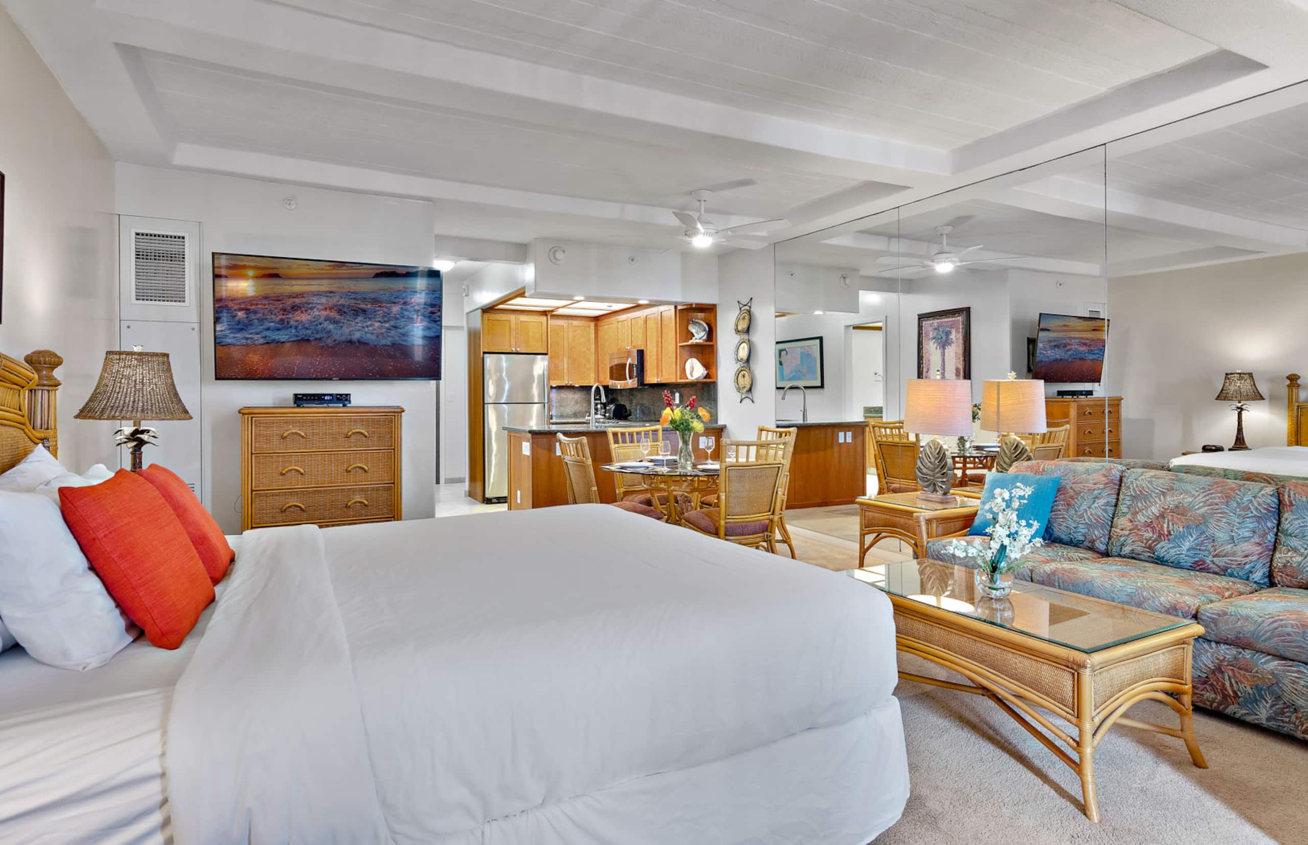 Condo in Lahaina · ★4.81 · Studio · 1 bed · 1 bath - Image 20