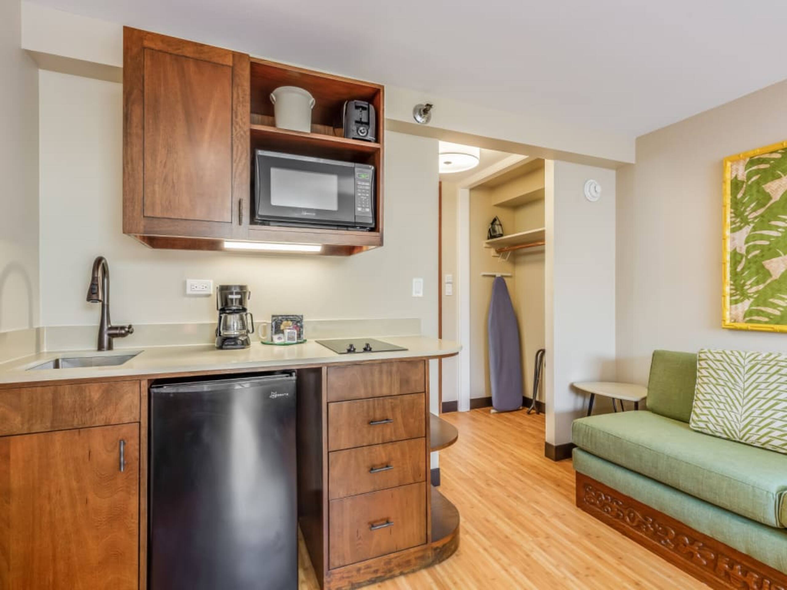 Condo in Honolulu · ★4.45 · Studio · 2 beds · 1 shared bath - Image 27