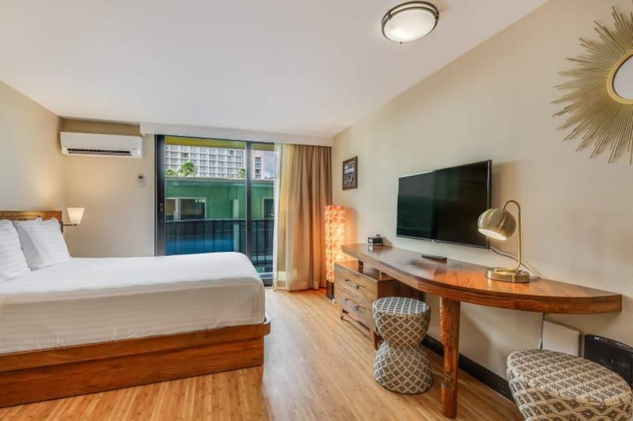 Condo in Honolulu · ★4.45 · Studio · 2 beds · 1 shared bath - Image 13
