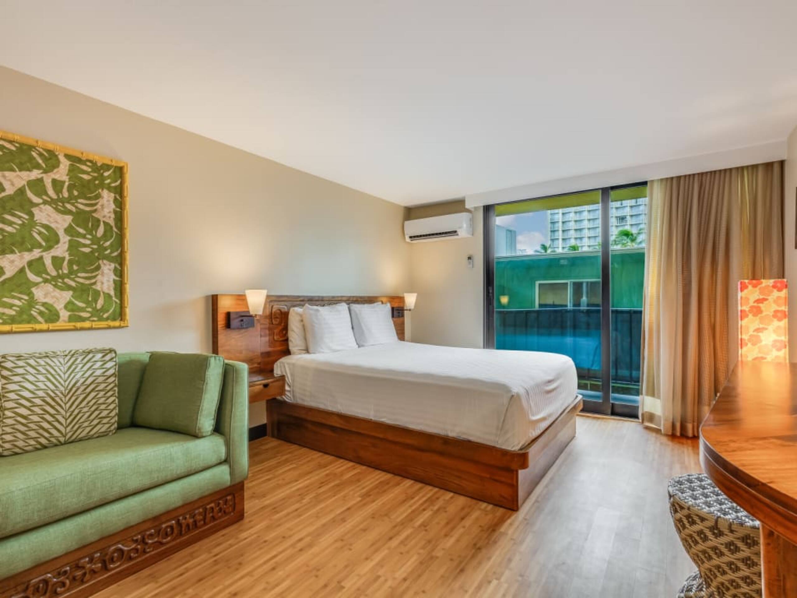 Condo in Honolulu · ★4.45 · Studio · 2 beds · 1 shared bath - Image 4
