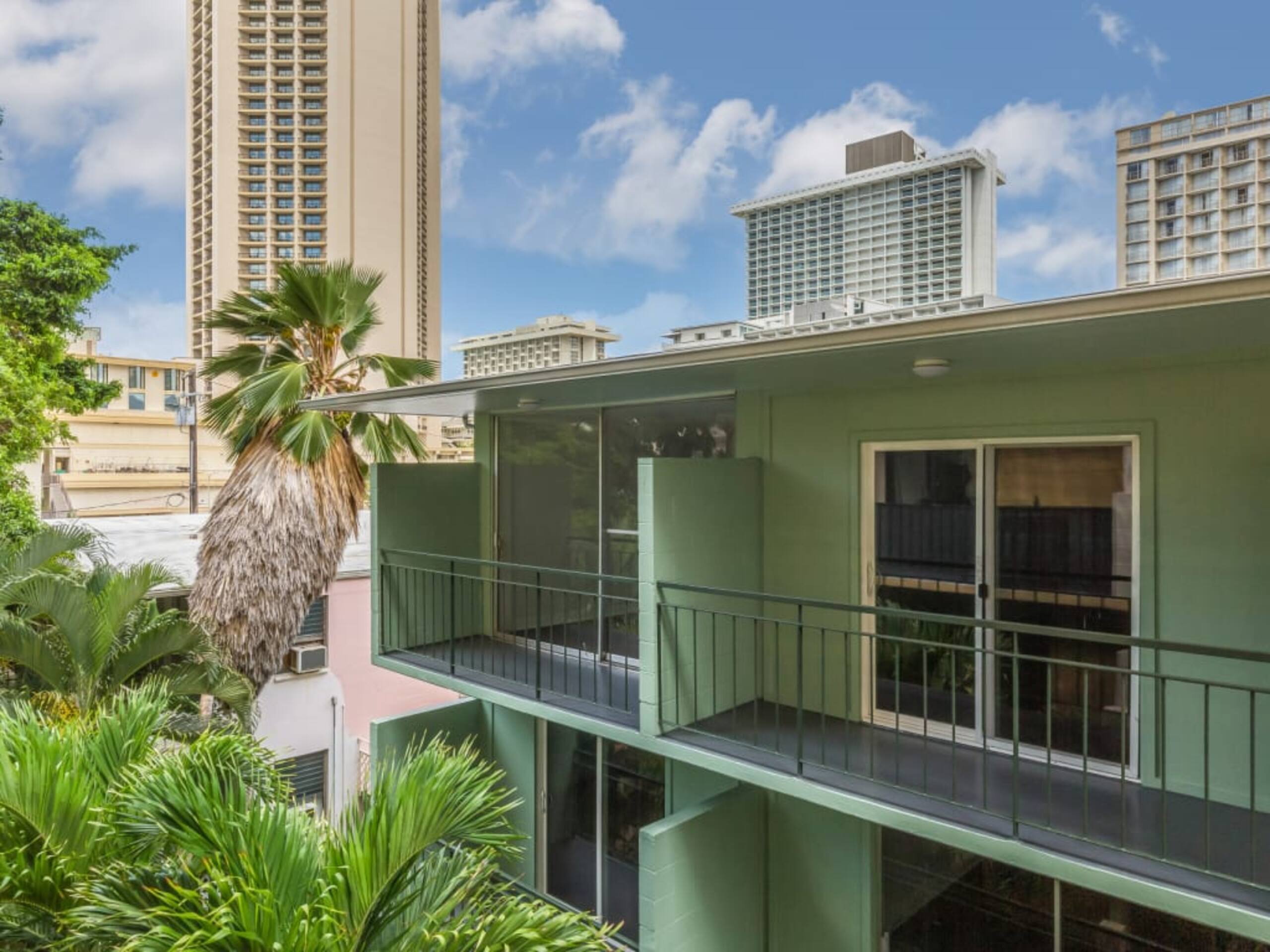 Condo in Honolulu · ★4.45 · Studio · 2 beds · 1 shared bath - Image 29