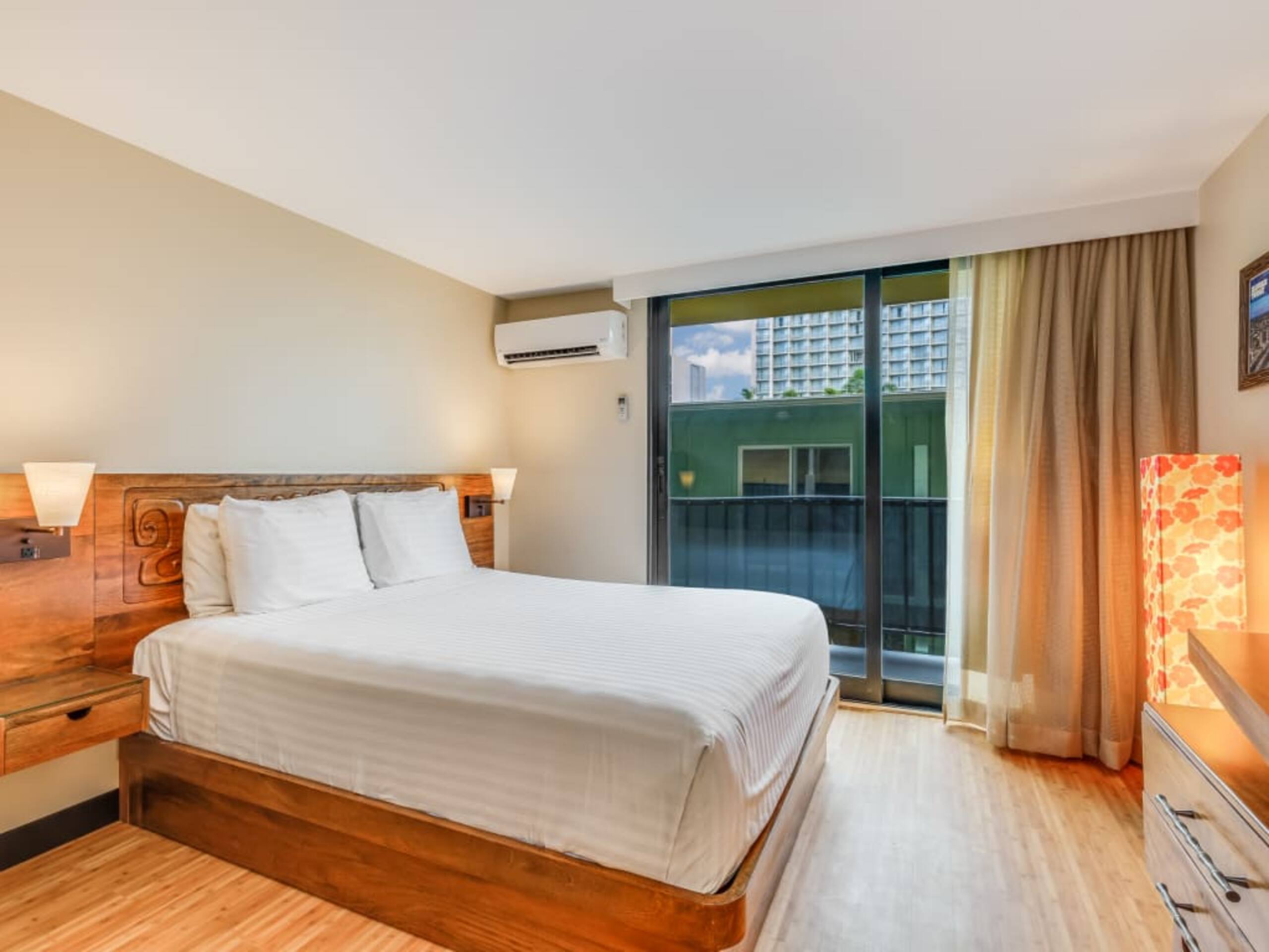 Condo in Honolulu · ★4.45 · Studio · 2 beds · 1 shared bath - Image 30