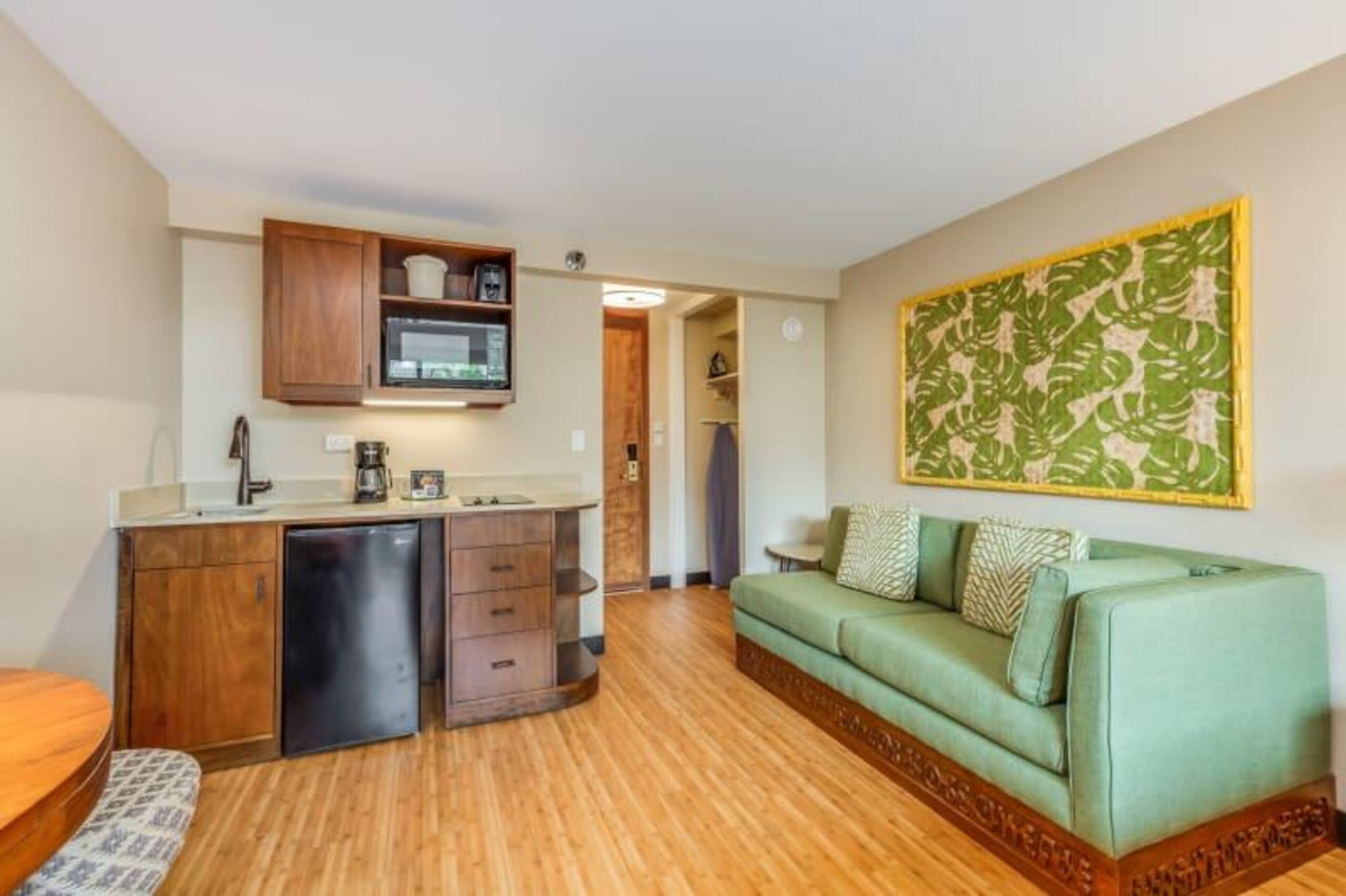 Condo in Honolulu · ★4.45 · Studio · 2 beds · 1 shared bath - Image 15