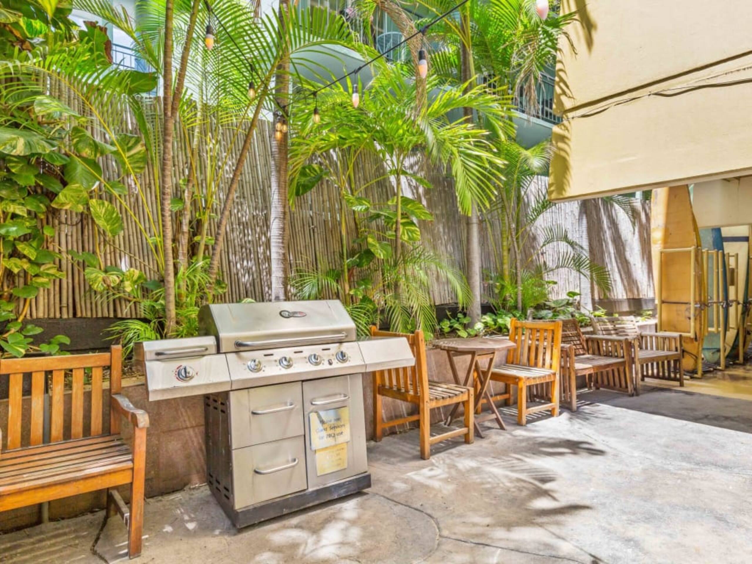 Condo in Honolulu · ★4.45 · Studio · 2 beds · 1 shared bath - Image 38