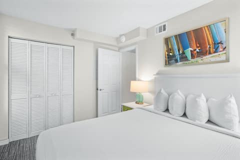Oceanview 2BR Condo by Beach Access