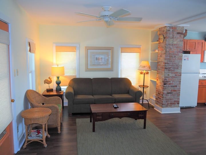 The Cute & Cozy - Lower Apt. - Great Location! - Beulah, MI