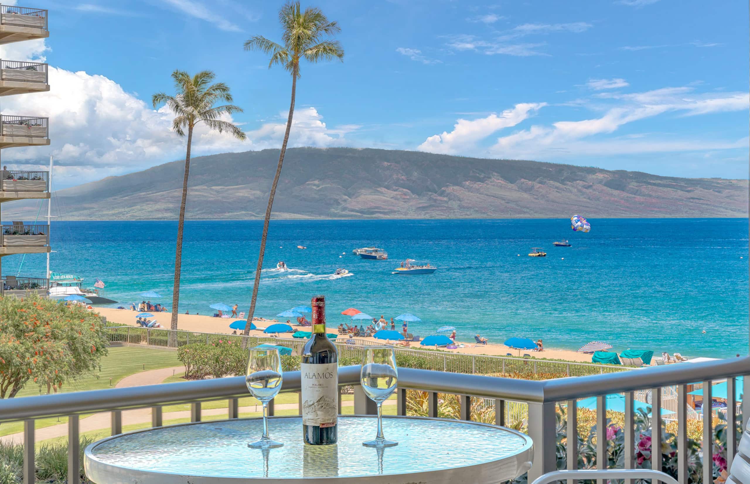 Condo in Lahaina · ★4.44 · Studio · 2 beds · 1 bath - Image 1