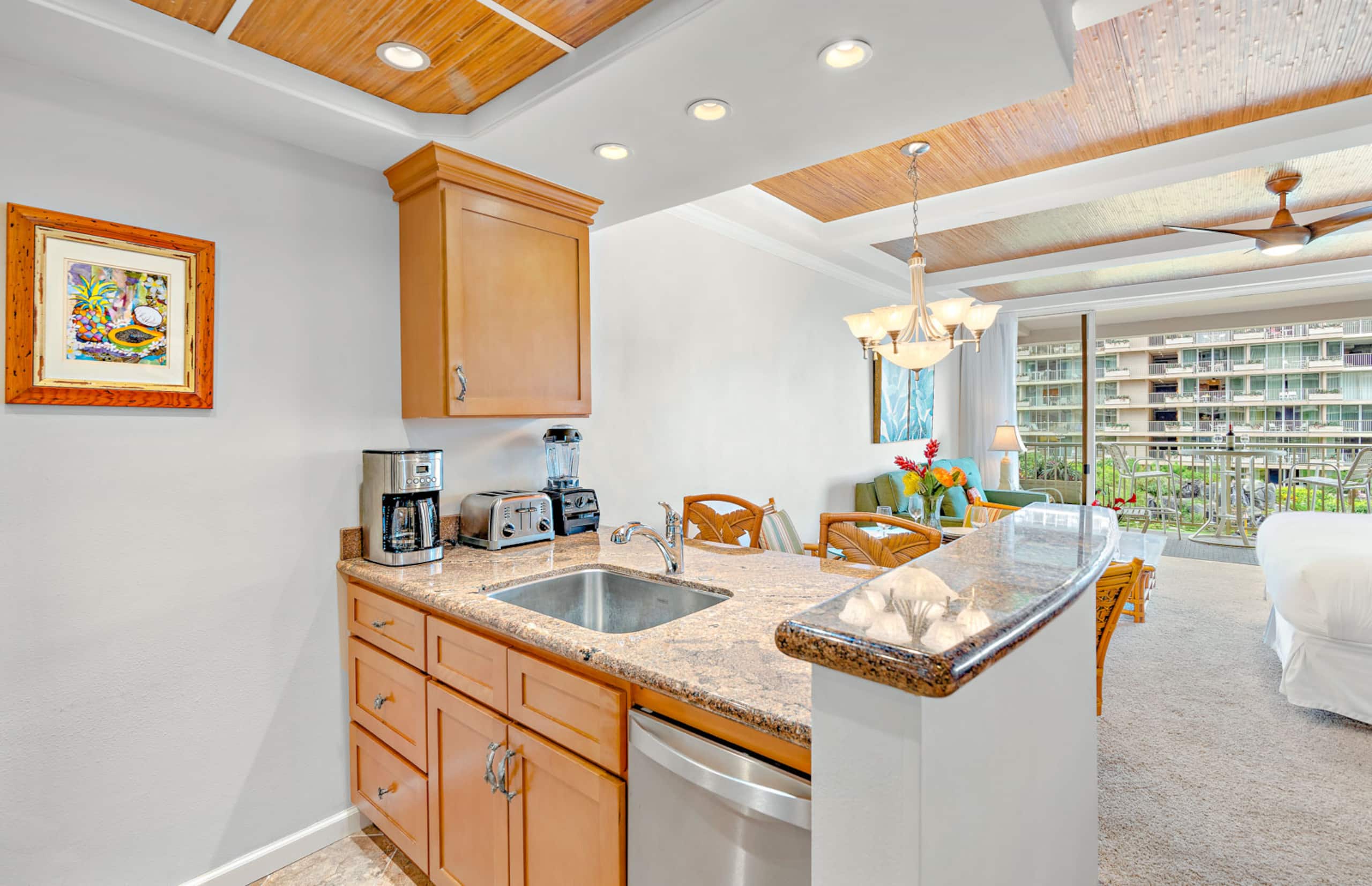 Condo in Lahaina · ★4.44 · Studio · 2 beds · 1 bath - Image 4
