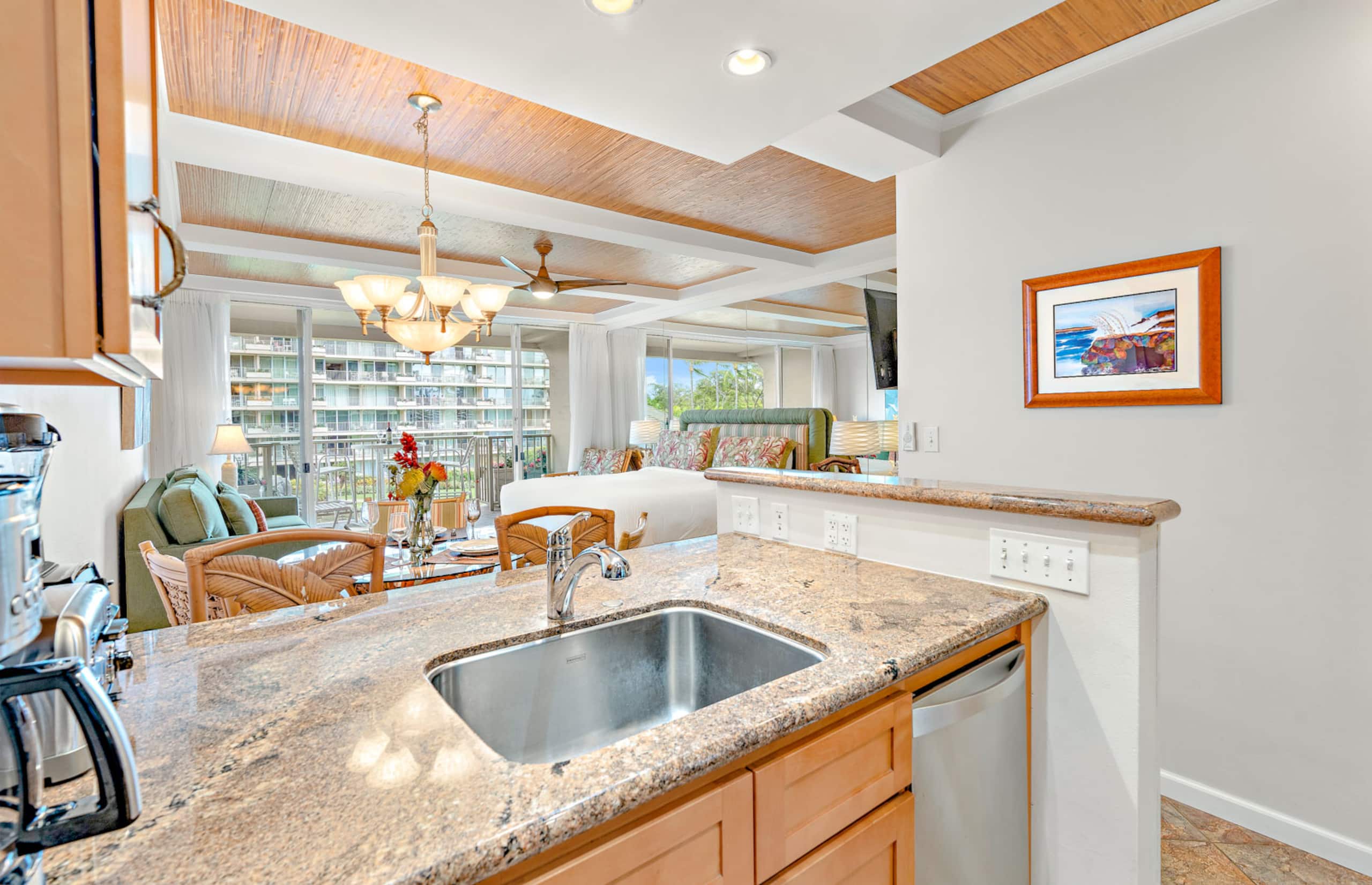 Condo in Lahaina · ★4.44 · Studio · 2 beds · 1 bath - Image 6