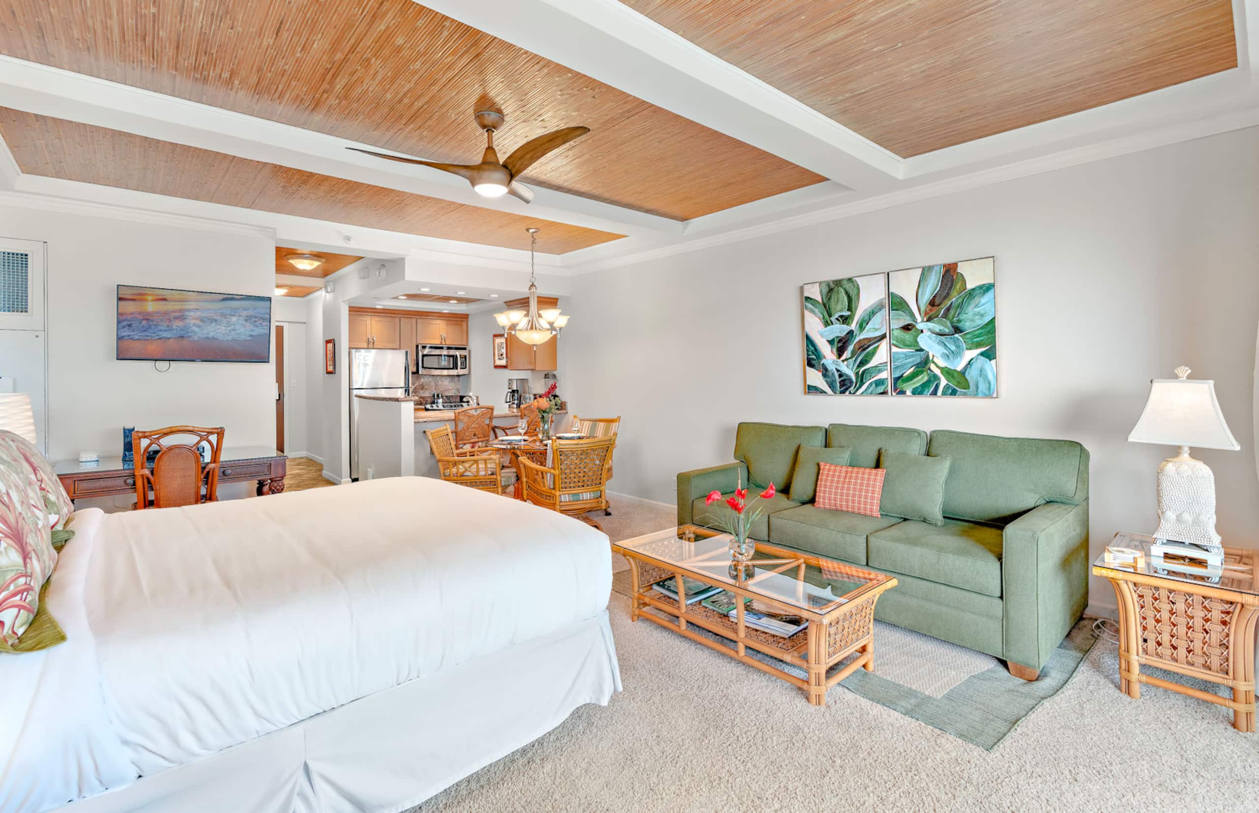 Condo in Lahaina · ★4.44 · Studio · 2 beds · 1 bath - Image 7