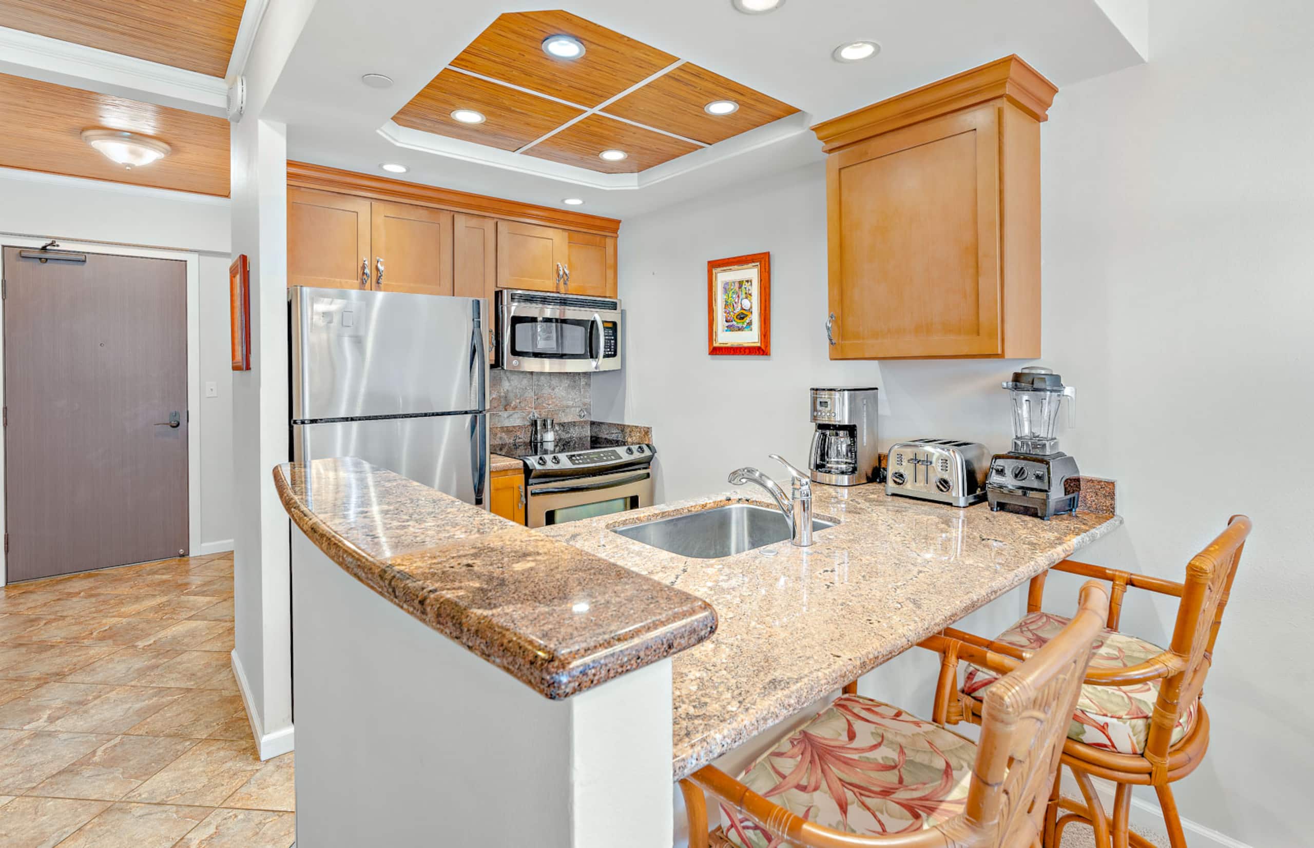 Condo in Lahaina · ★4.44 · Studio · 2 beds · 1 bath - Image 2