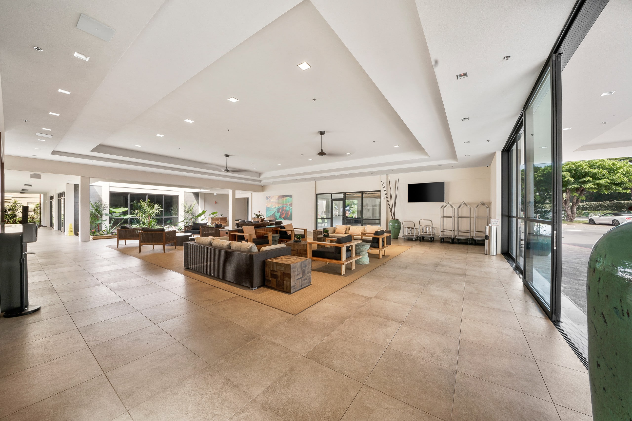 Condo in Lahaina · ★4.82 · 1 bedroom · 3 beds · 1 private bath - Image 28