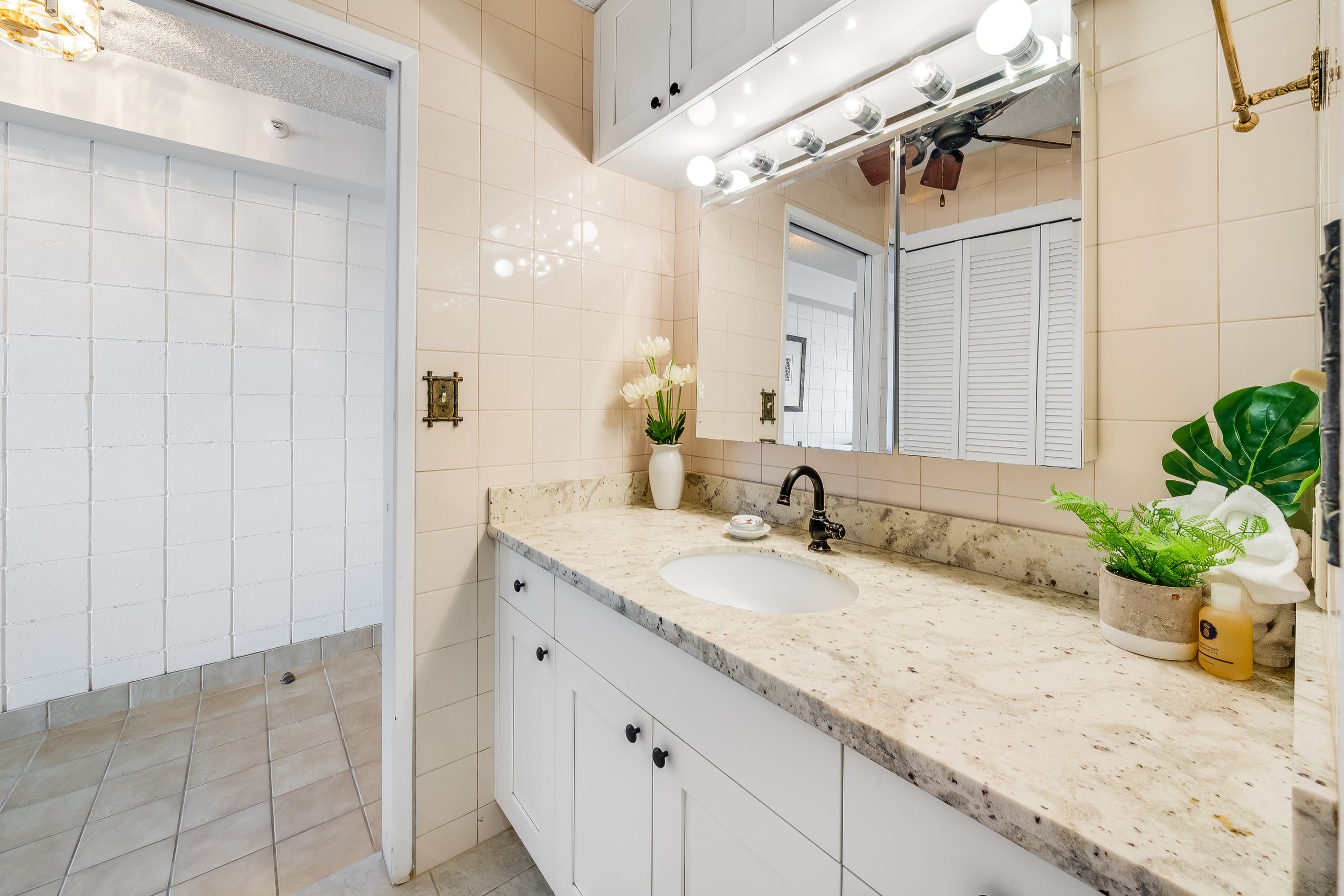Condo in Lahaina · ★4.82 · 1 bedroom · 3 beds · 1 private bath - Image 24