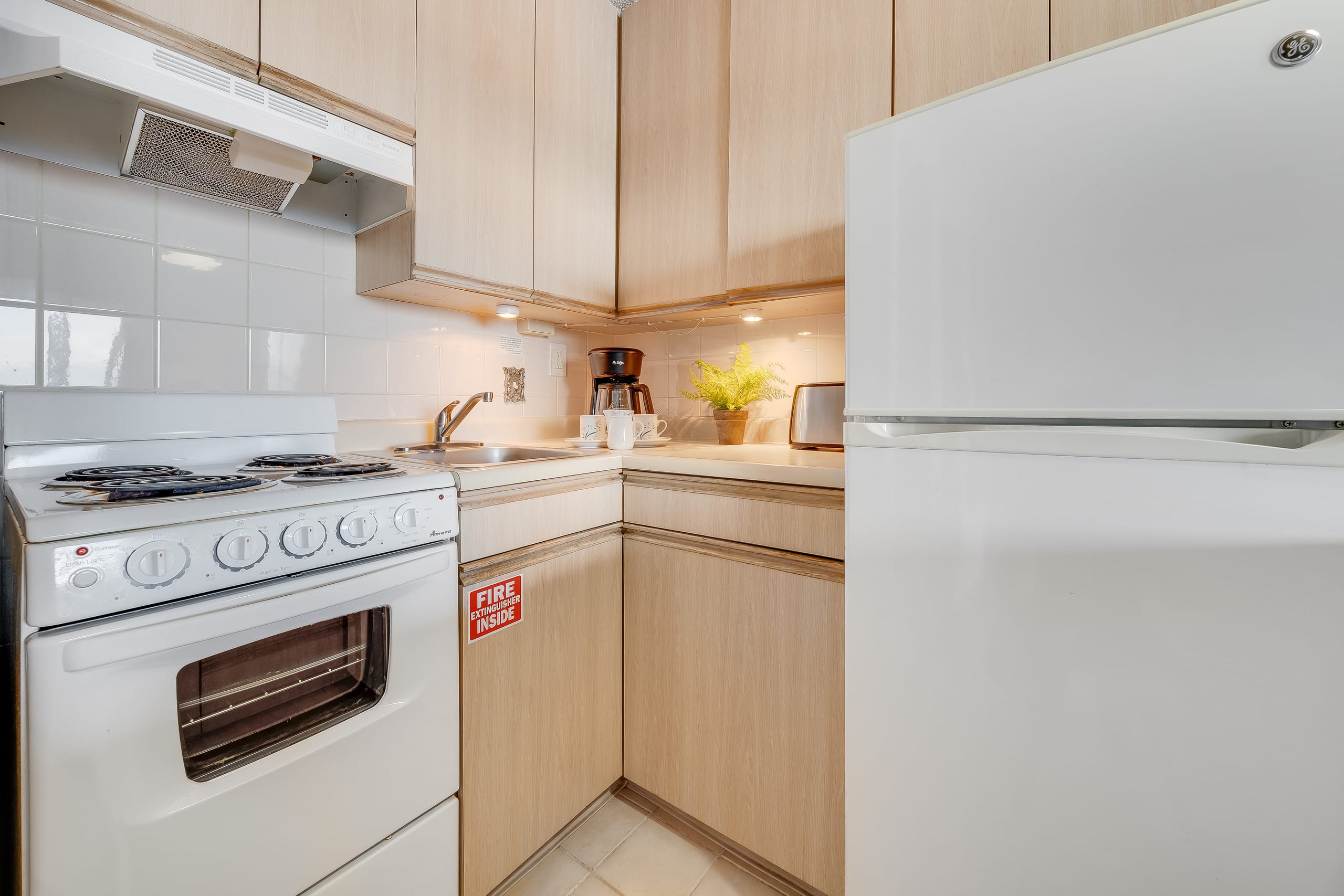 Condo in Lahaina · ★4.82 · 1 bedroom · 3 beds · 1 private bath - Image 4