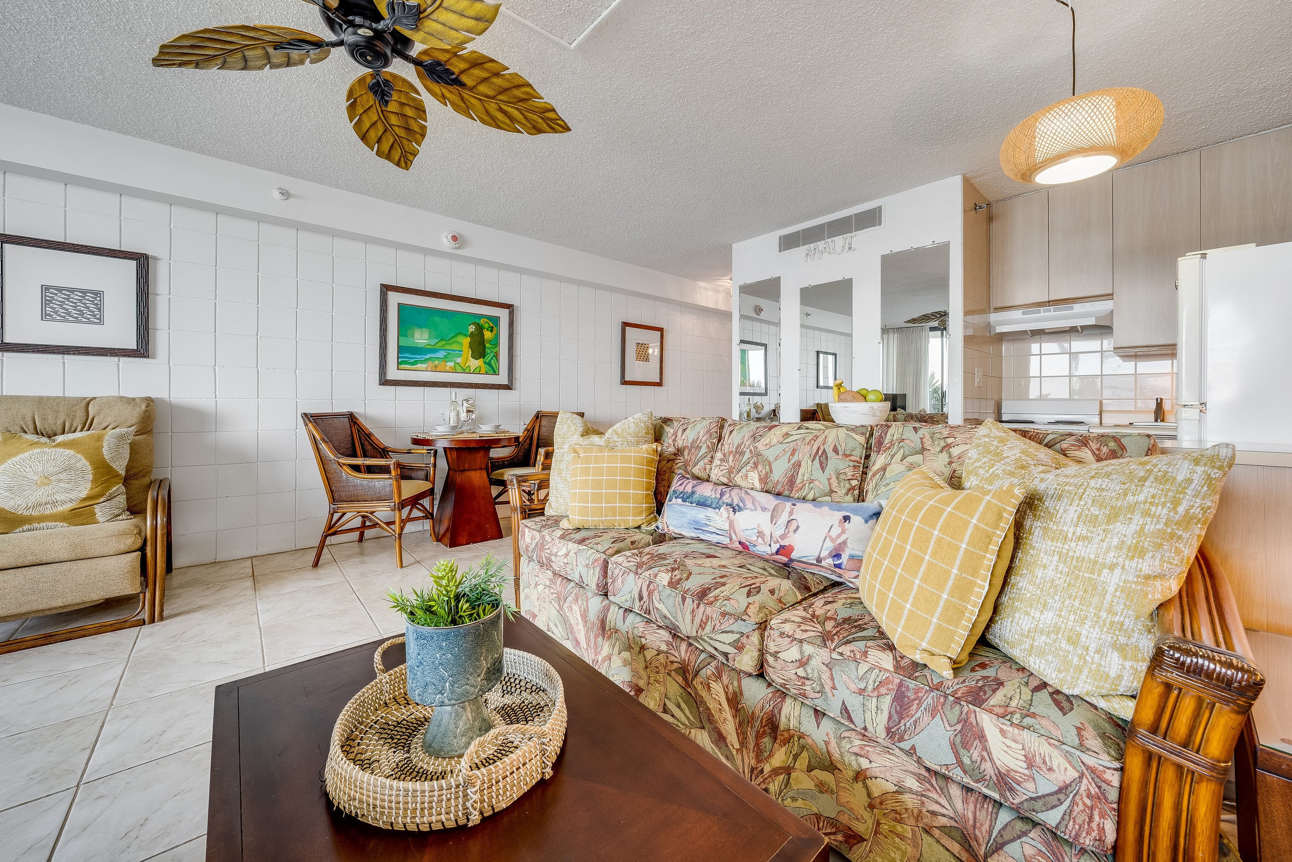 Condo in Lahaina · ★4.82 · 1 bedroom · 3 beds · 1 private bath - Image 3