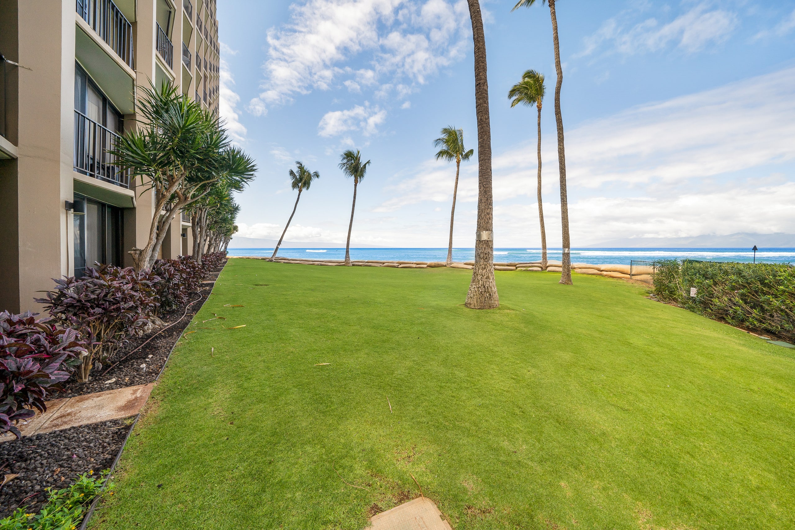 Condo in Lahaina · ★4.82 · 1 bedroom · 3 beds · 1 private bath - Image 35