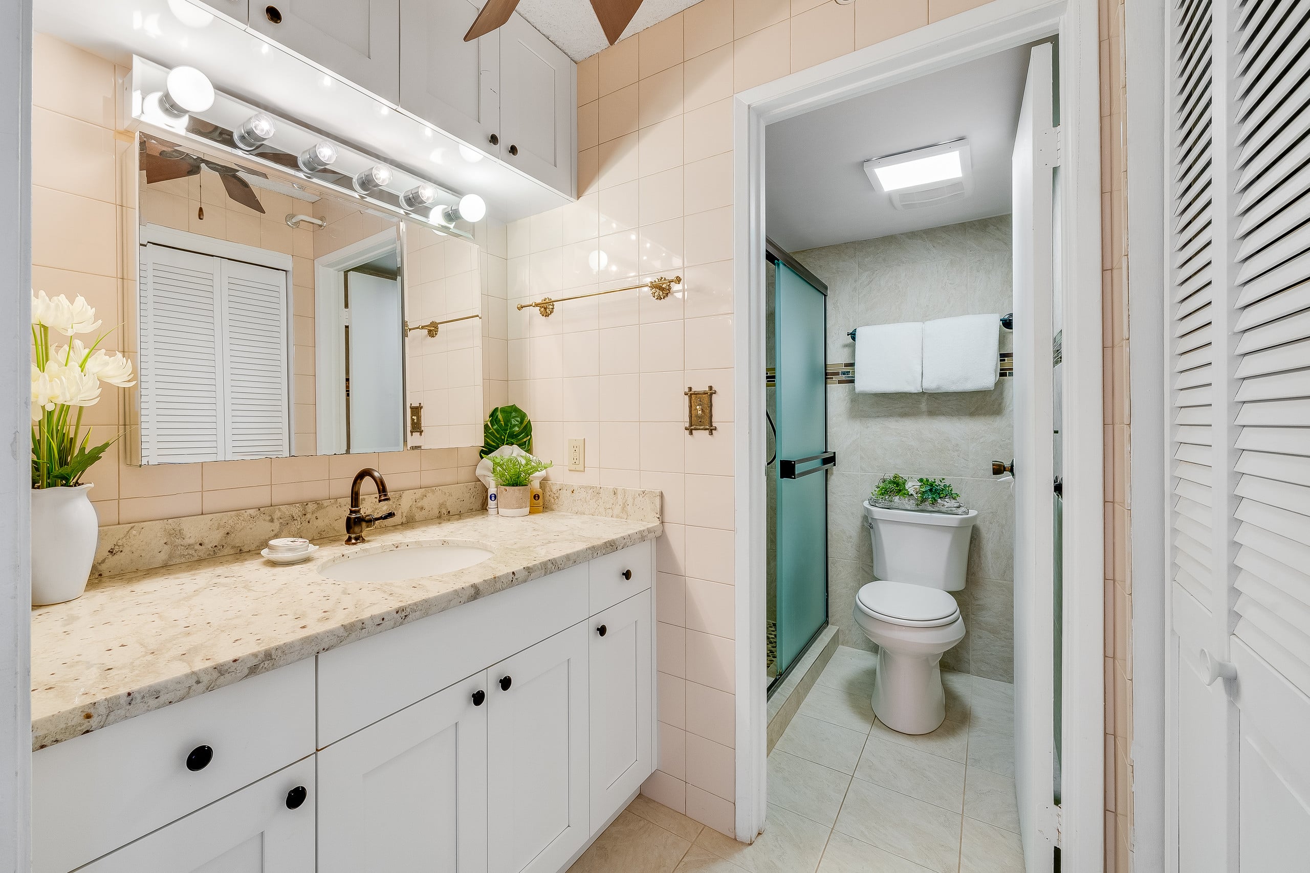 Condo in Lahaina · ★4.82 · 1 bedroom · 3 beds · 1 private bath - Image 5